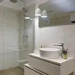 Modern Omnia With Pool And Grill In Pula فيلة *