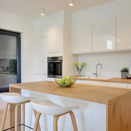 فيلة Modern Omnia With Pool And Grill In Pula
