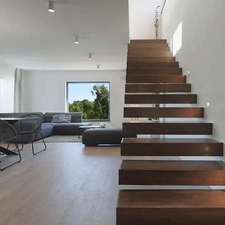 Modern Omnia With Pool And Grill In Pula * Loborika