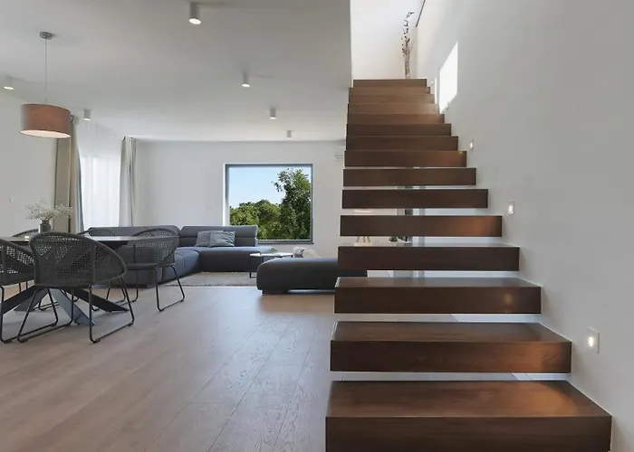 Modern Omnia With Pool And Grill In Pula * Loborika